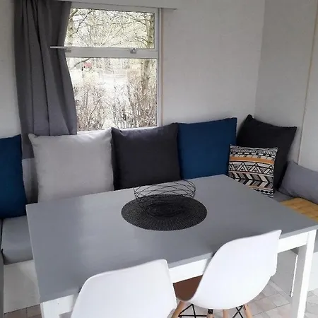 אתר קמפינג Mobile - Camping De Bairon Le Chesne (Ardennes)